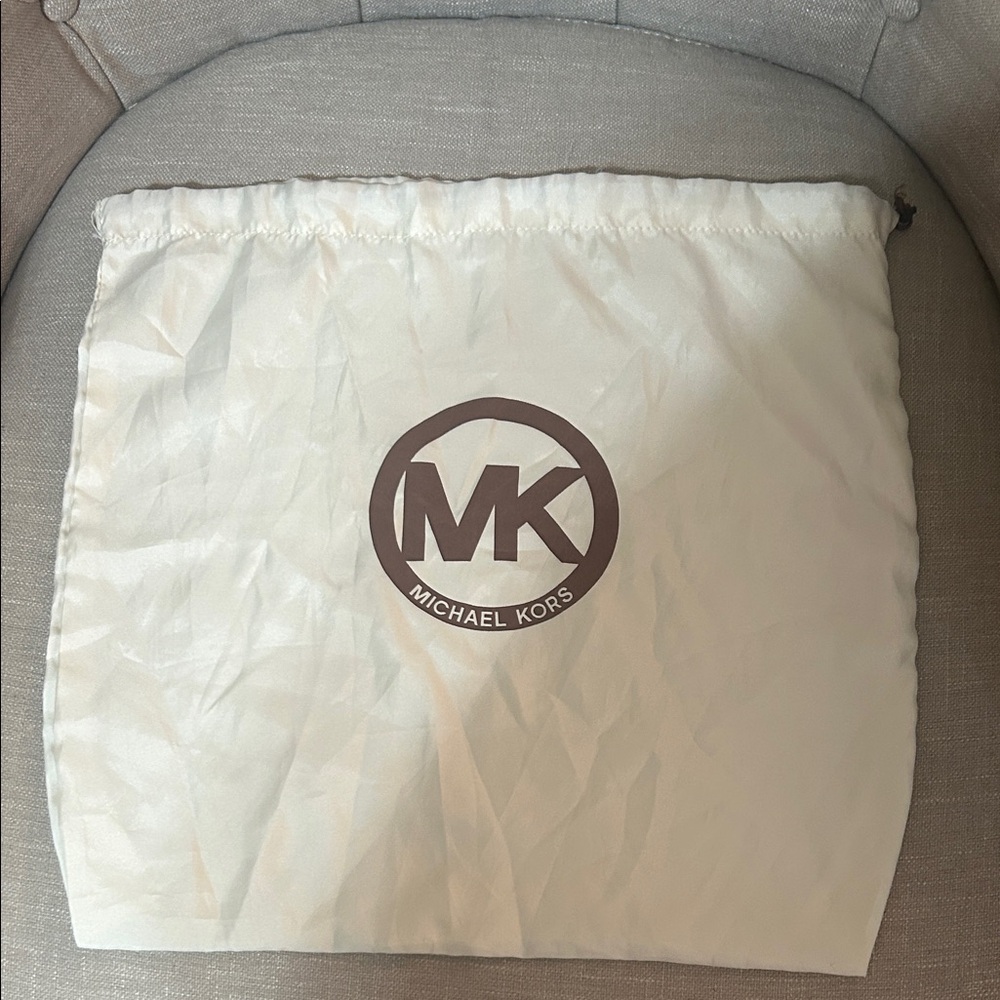 Michael Kors cream dust bag with brown MK logo - Picture 2 of 4